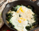 Huevos al horno con espinacas, un plato muy completo y saludable