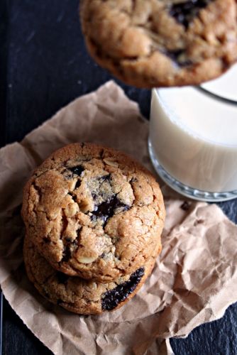 2. Cookie con pepitas de chocolate y almedras