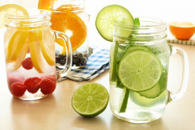Agua detox de frutas