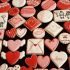 Galletas con motivos de cartas de amor