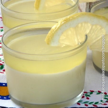 Mousse de limón con gelatina de gin tonic