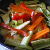 Tallarines fritos con pollo y verduras - Paso 3