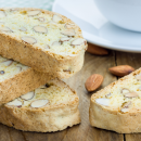 Cantuccini, las galletas italianas de almendras para acompañar con vino dulce