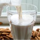 Preparar leche de almendras en casa es más fácil de lo que crees 