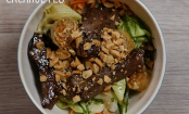 Bo Bun, vegetales crujientes con nems, carne asada y cacahuete