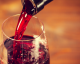 ¿Estás sirviendo mal el vino? Estas son las claves para hacerlo correctamente