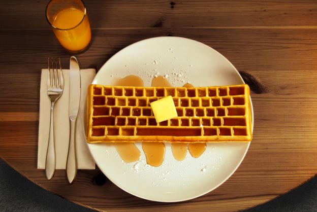 Desayuno creativo: un delicioso waffle ¡en forma de teclado de PC!