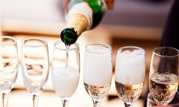 ¡Está comprobado! beber champaña y vinos espumosos podría prevenir el alzheimer y la demencia