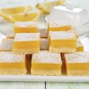Cuadritos de limón con queso crema: la merienda perfecta