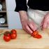 1. Cortamos los tomates