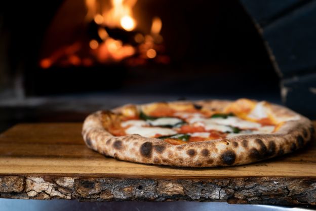 15. Pizza napolitana - Italia