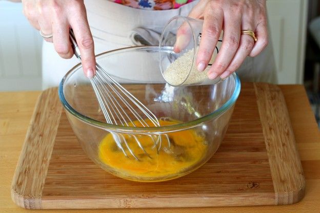 1. Batimos los huevos