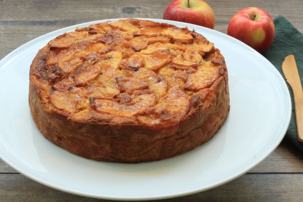 Pastel de manzanas y dulce de leche