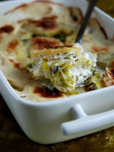 Gratin de puerros y queso raclette