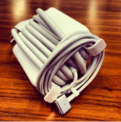 Cómo atar los cables de una Mac correctamente
