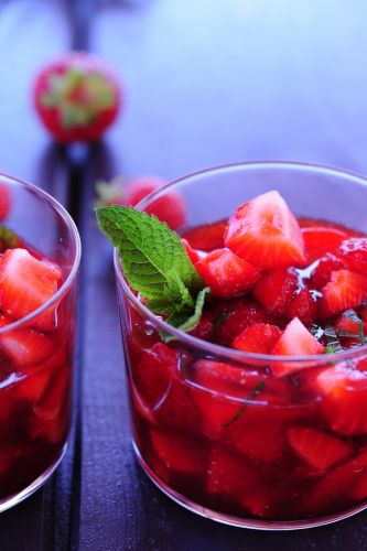 Ensalada de fresas, menta y pimienta negra