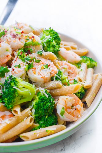 PENNE CON GAMBAS Y BRÓCOLI