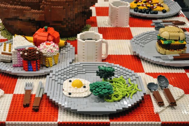 Arma tu plato en un restaurante danés