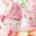 Vasitos de yogur helado con vainilla y fresas