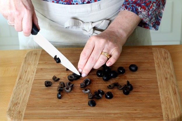 1. Partimos las aceitunas