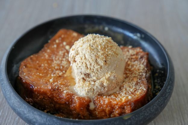 Torrijas rellenas de dulce de leche