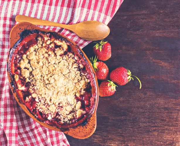 Crumble de galletas con frutos rojos