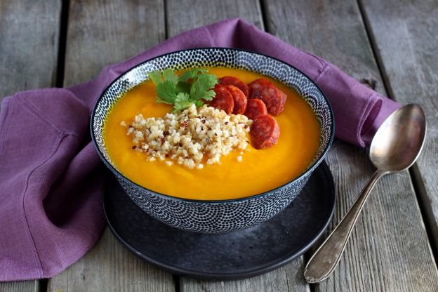 Sopa de calabaza con chorizo