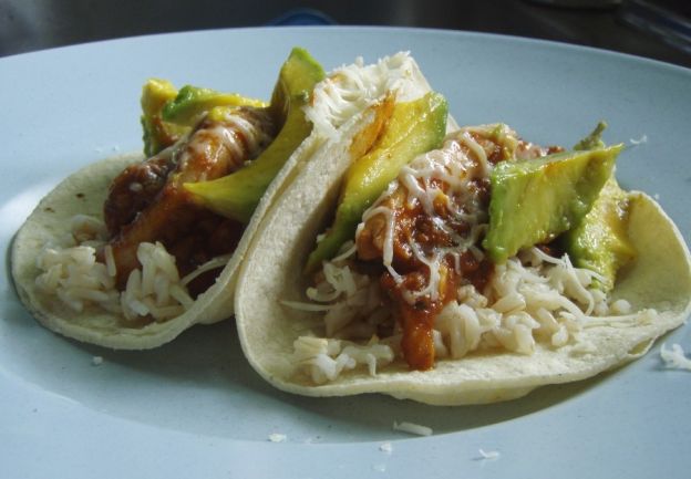 tacos de plátano en chilmole