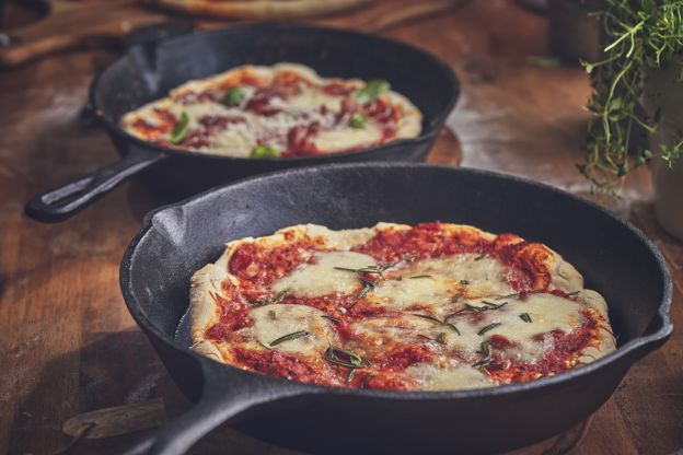 Cómo hacer pizza en el sartén: fácil, rica y rápida
