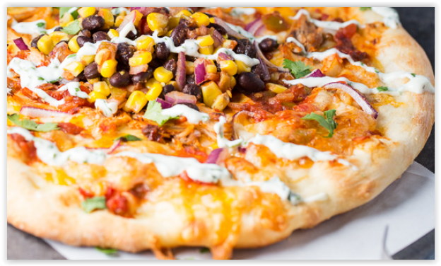 90. Pizza con salsa chipotle