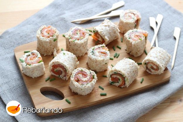 Mini rollitos de salmón, queso y cebollino