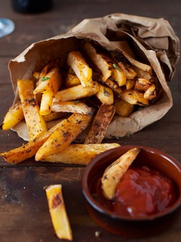 Patatas fritas con ketchup