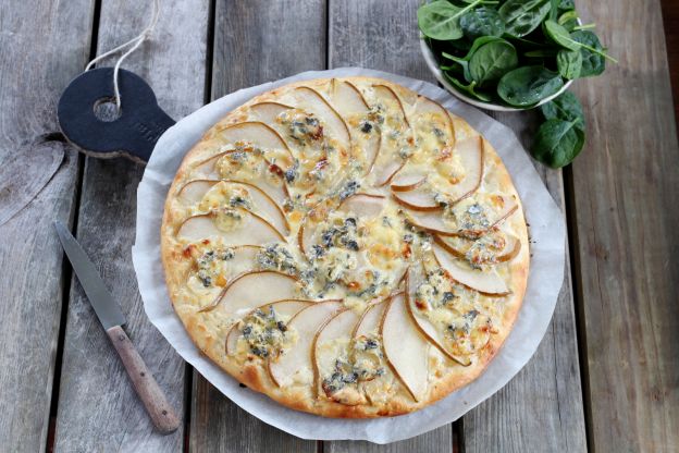 Tarta de pera y gorgonzola