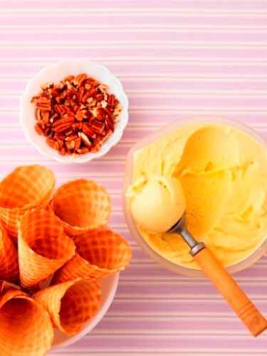 20. Helado de vainilla y frutos secos