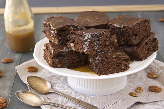 16. Brownie cremoso de caramelo