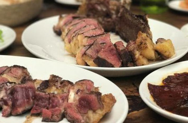 ¿CÓMO CONSIGUEN LA MATERIA PRIMA?