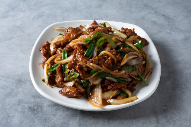 Salteado de res estilo mongol