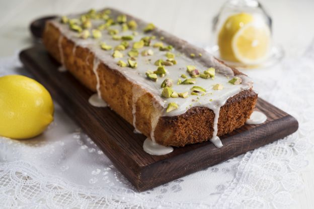 Cake de limón y pistachos
