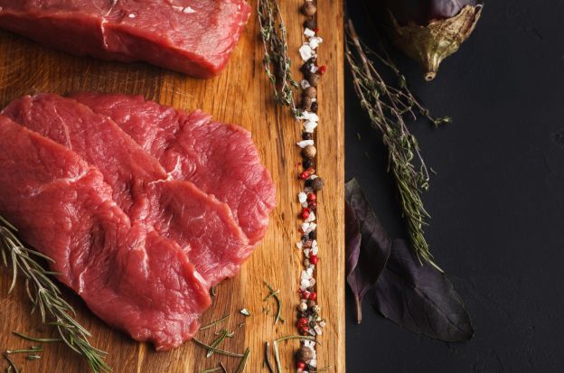 17) Congela la carne antes de cortarla