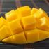 Corta los mangos en cubos