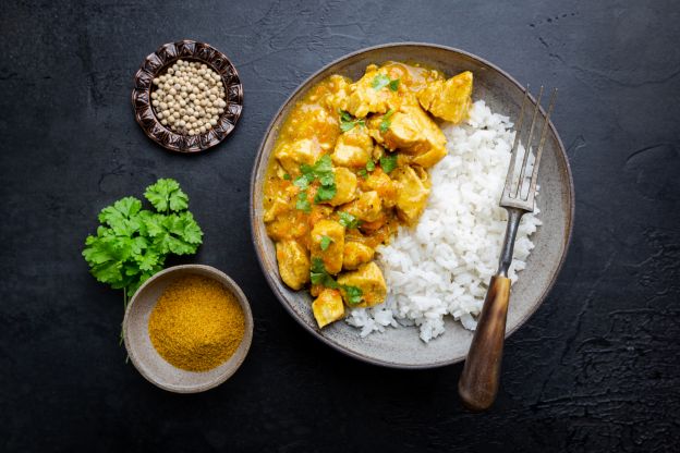 Pollo al curry y arroz