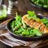 Pechugas de pollo con vegetales verdes