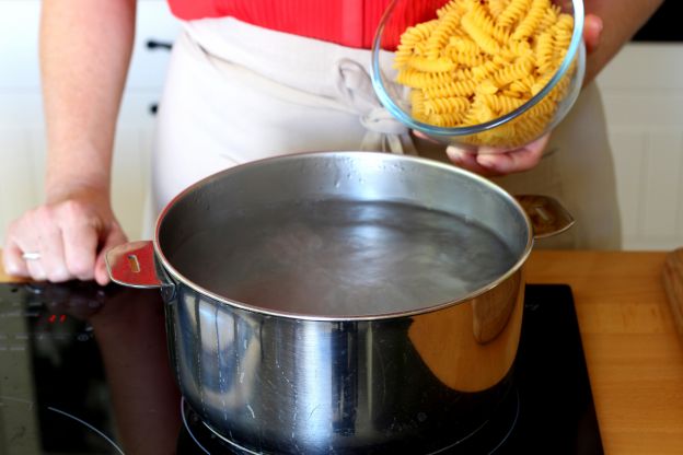 No echar sal al cocer la pasta