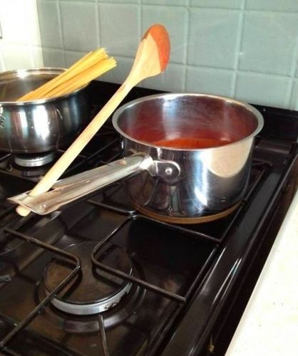 El posa-utensillos de las cacerolas