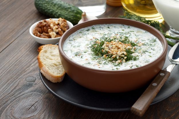 Sopa persa de yogur