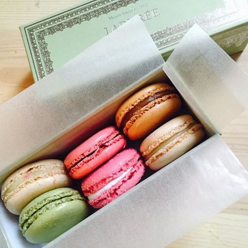 Macarrones: Galletas francesas tipo sándwich de merengue