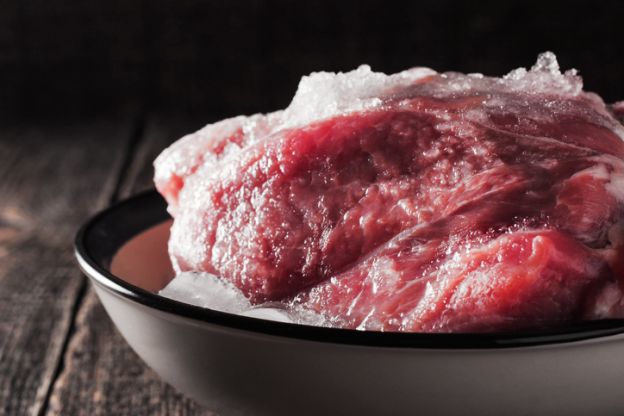 Método dañino para descongelar los alimentos