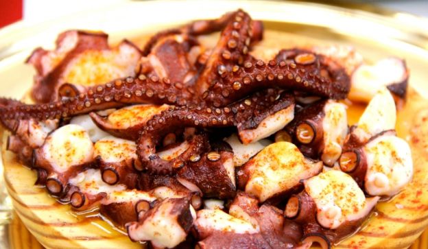 pulpo con pimentón dulce