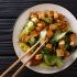 Pak choi con tofu y salsa de soja