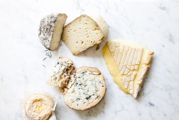 ¿Cuáles son los quesos con menos contenido calórico?